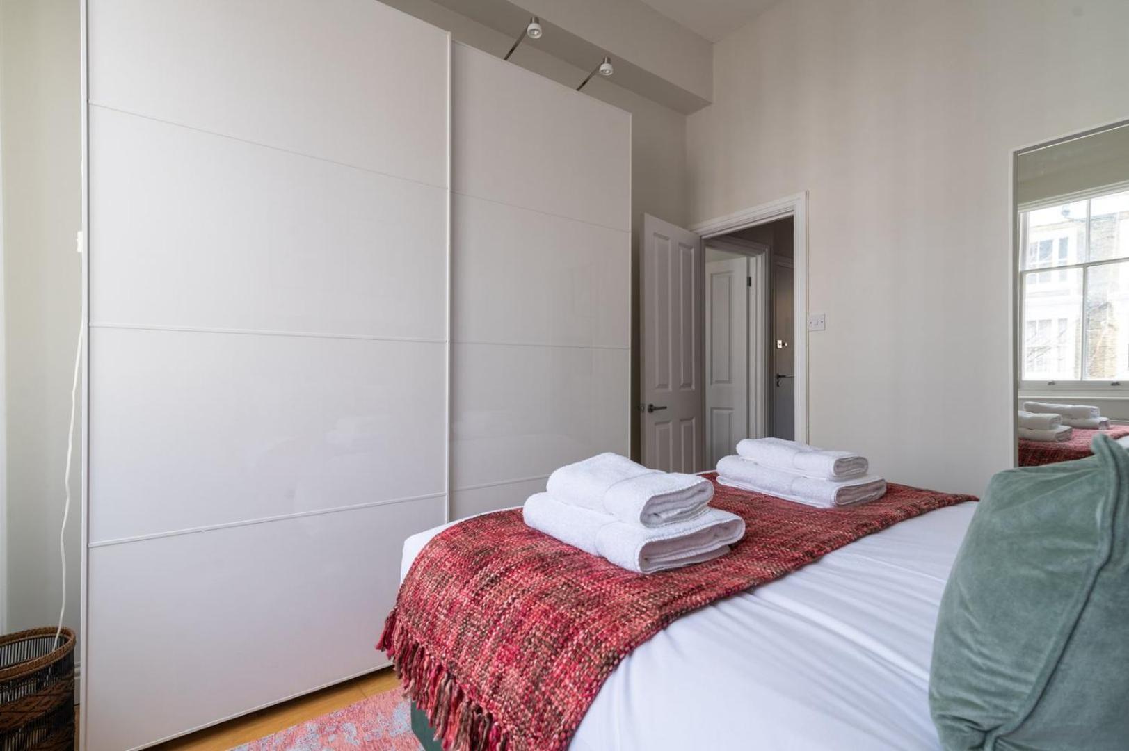 Fantastic Earls Court Flat * Londra